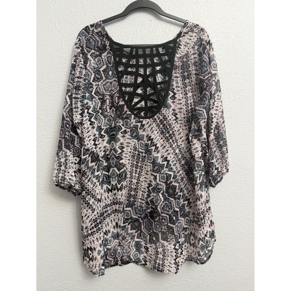 Maurices Women 2 Plus Geometric Cage Back High Low Sheer Tunic Blouse Blue Black - Picture 9 of 9